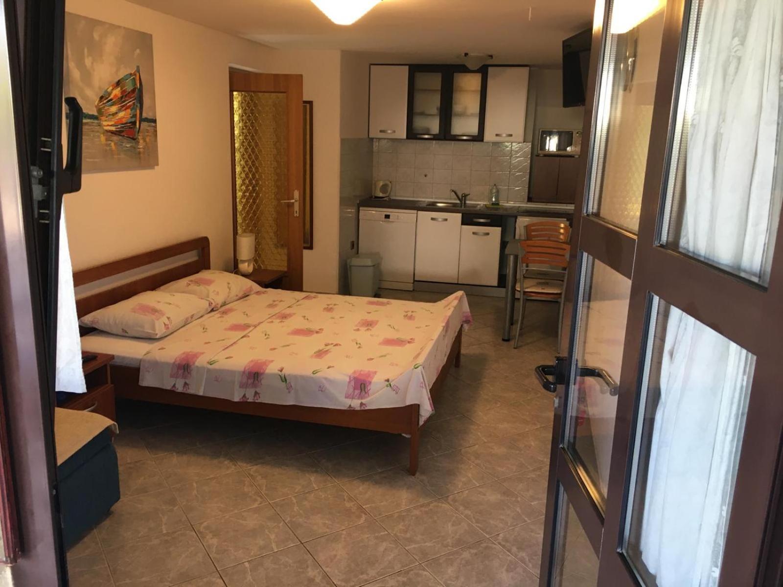 Apartments Biserka Punat Habitación foto